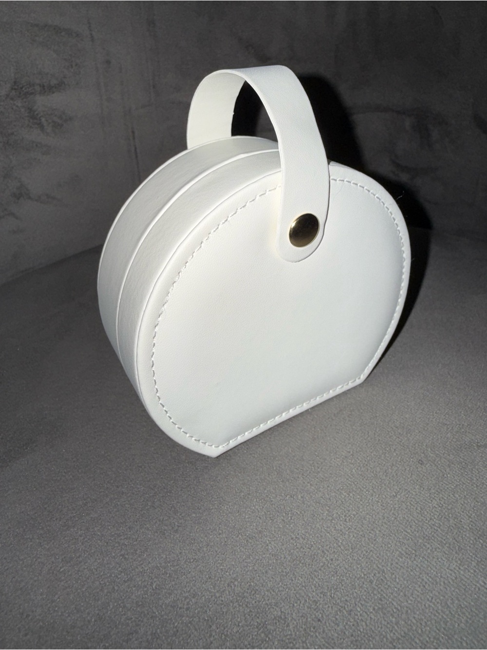 NWOT | Minimalist White Round Travel Jewelry Bag